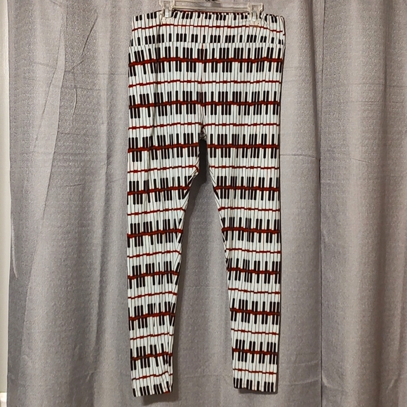 LuLaRoe Piano Keys Tall and Curvy Leggings - Picture 2 of 11